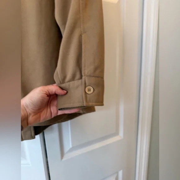 Bagatelle Collection size large Women’s Tan Button Up Shirt Jacket Shacket - Picture 7 of 8